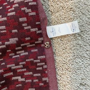 Lululemon sun to moon scarf